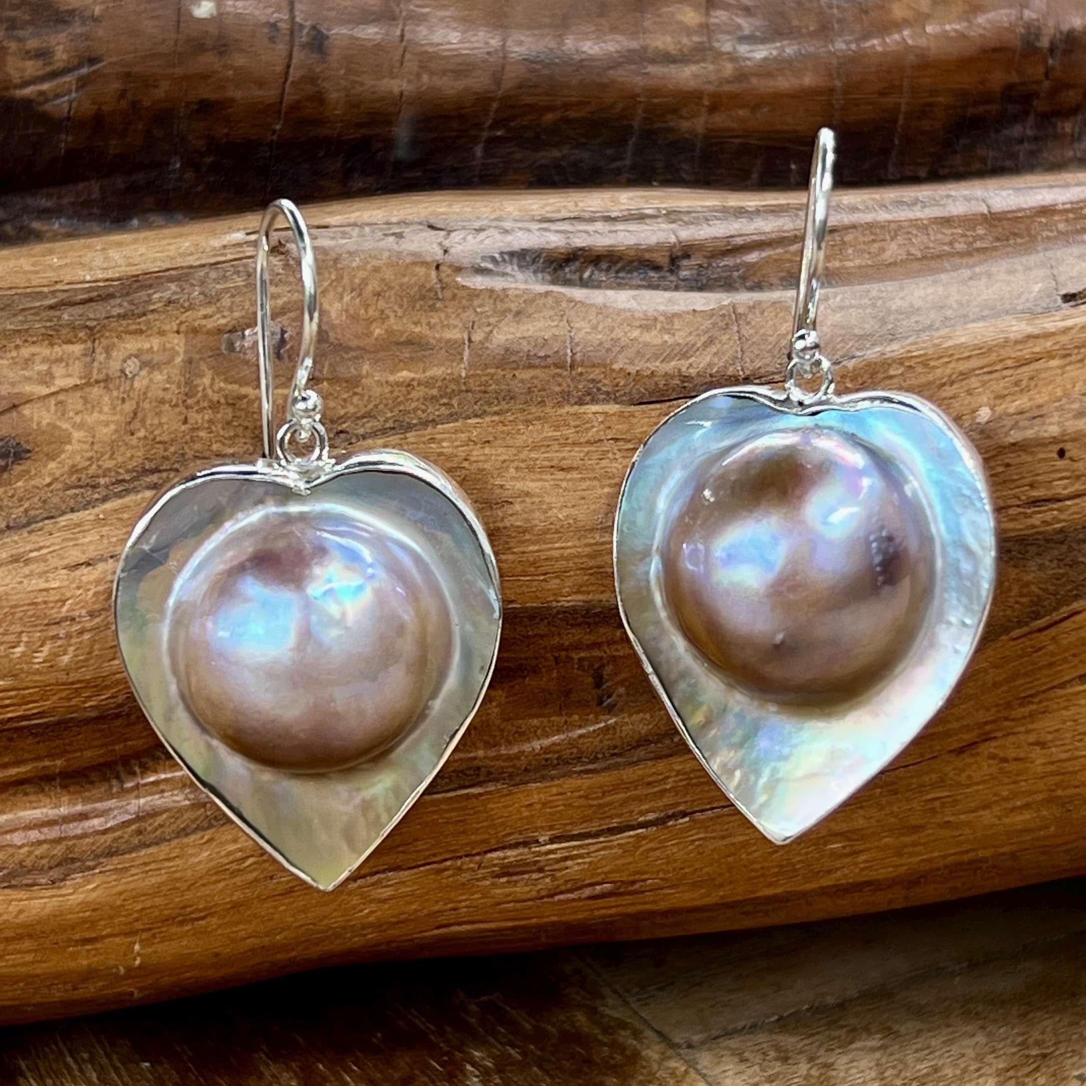 (HANDMADE 925 BALI STERLING SILVER HEART EARRINGS WITH MOTHER OF PEARL)